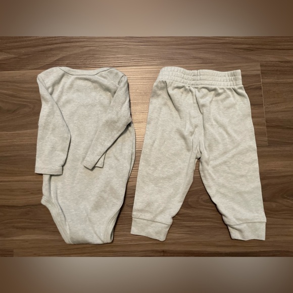 Nike Baby Sage Green Gray Long sleeve and Pants Matching Set size 6M - Picture 2 of 6